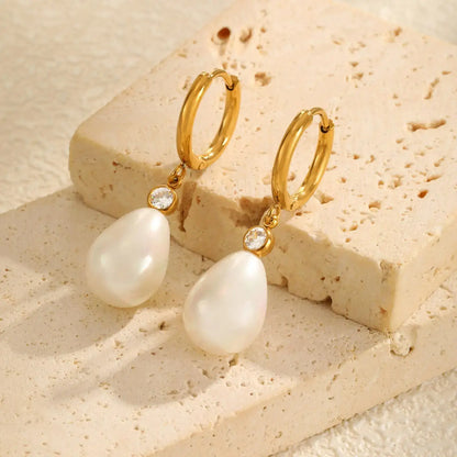 Echo Pearl Drop Earring