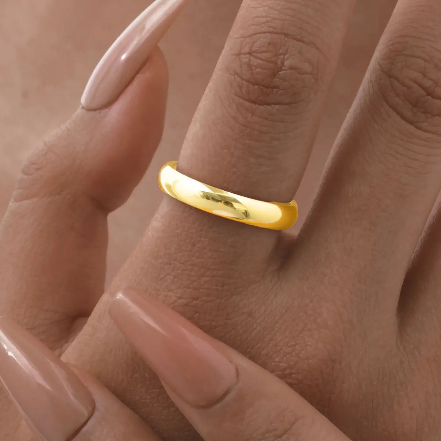 Echo Sleek Gold Band