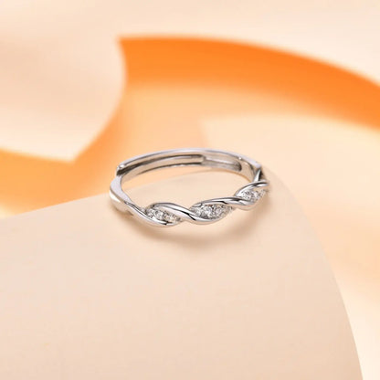 Echo Helix Twist Ring