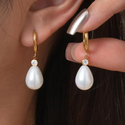 Echo Pearl Drop Earring