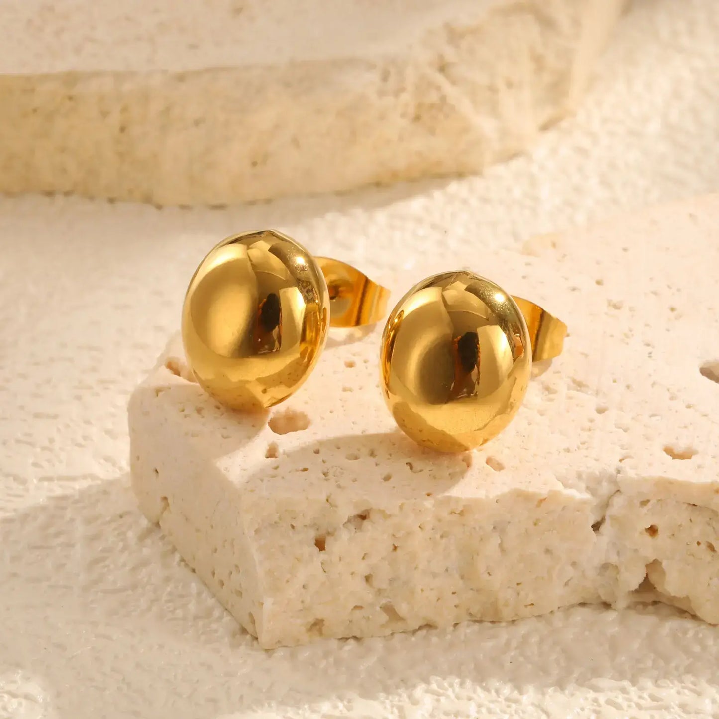 Echo Golden Sphere Stud