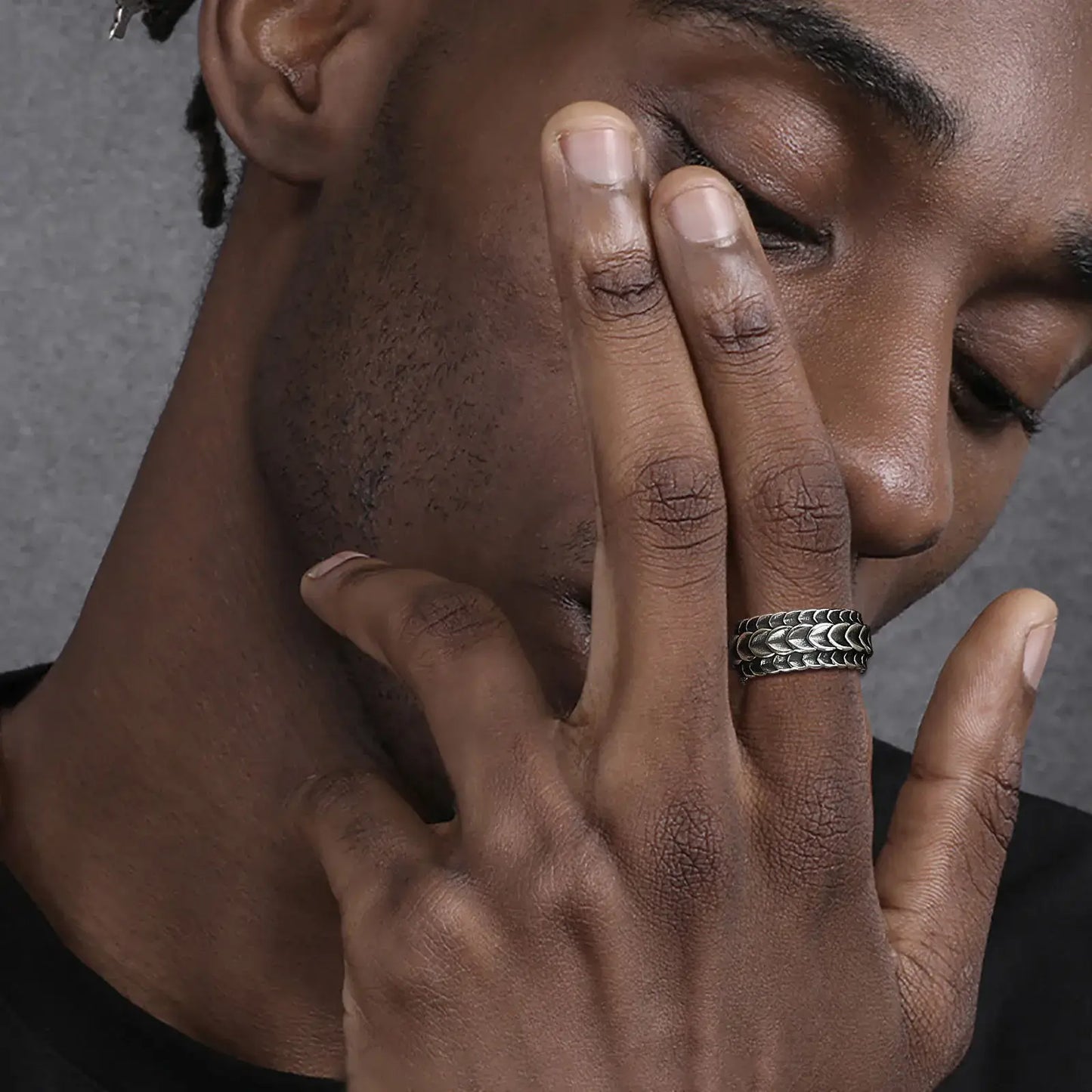 Shade Scale Statement Ring